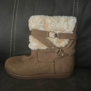 GUESS fur lined booties